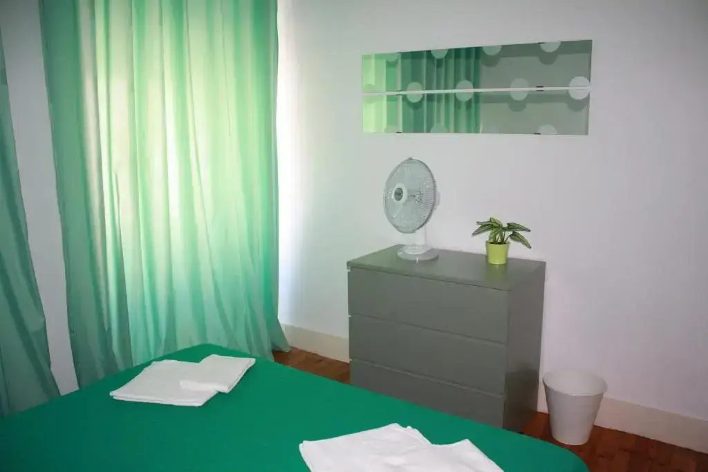 Deluxe Double room (full double bed)