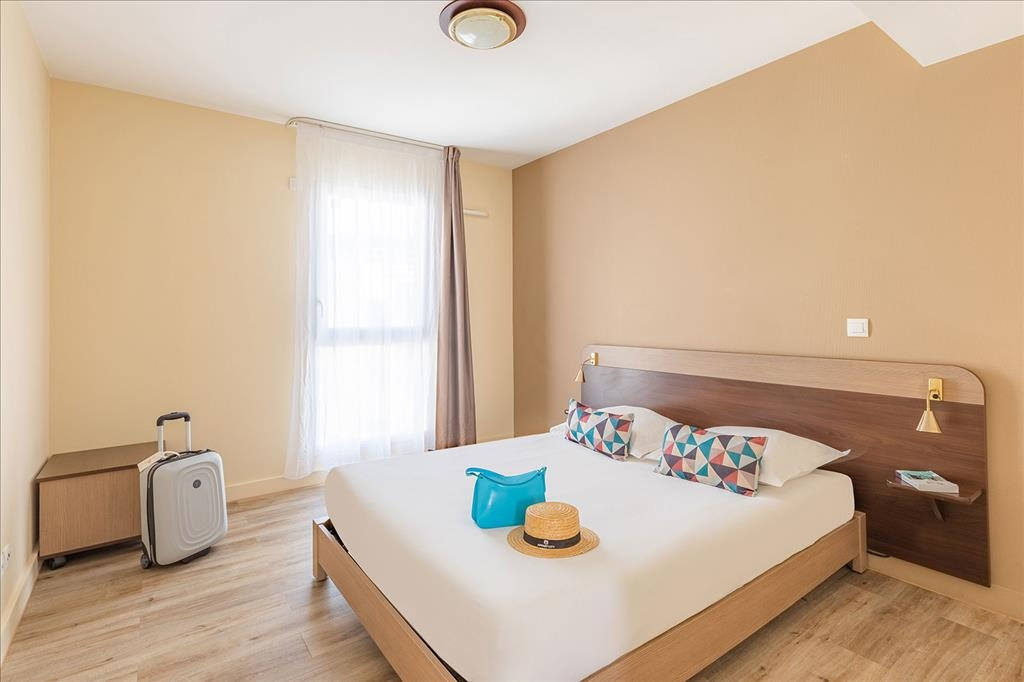 1 Bedroom Double Flat (full double bed)