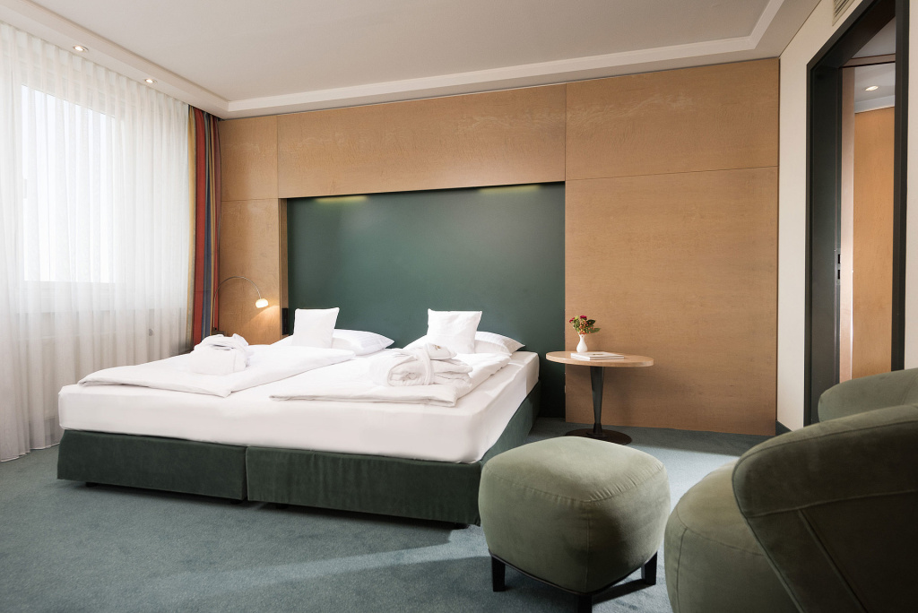 Maritim Pro Arte Hotel Room Type - ProArte Double Suite (full double bed)