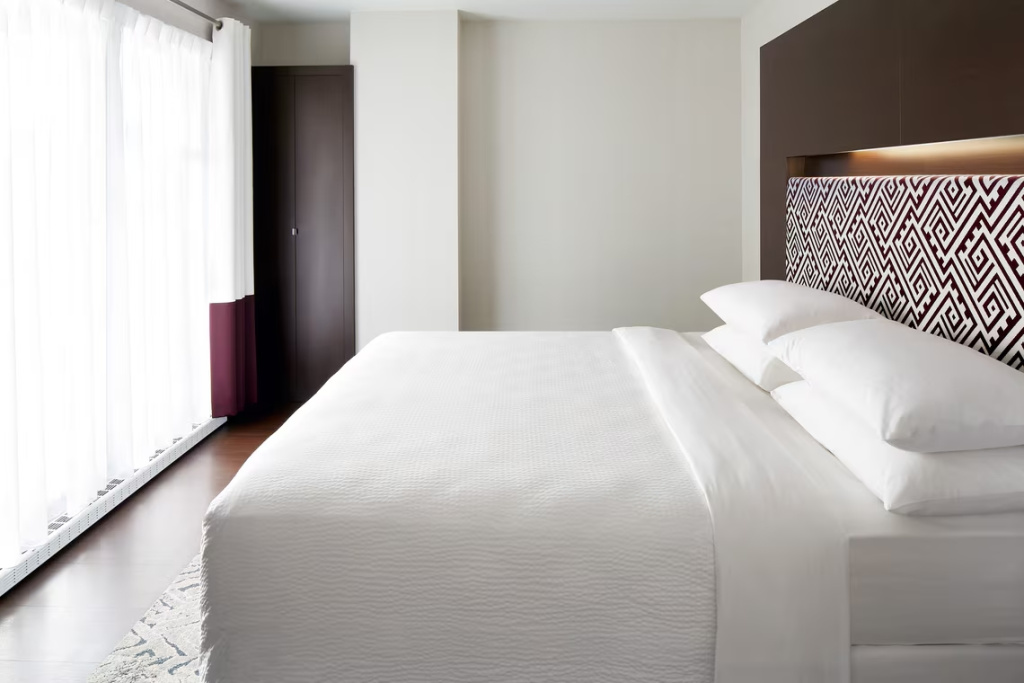 Executive Double Suite with balcony (full double bed)