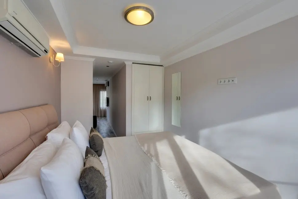Double Suite (full double bed)