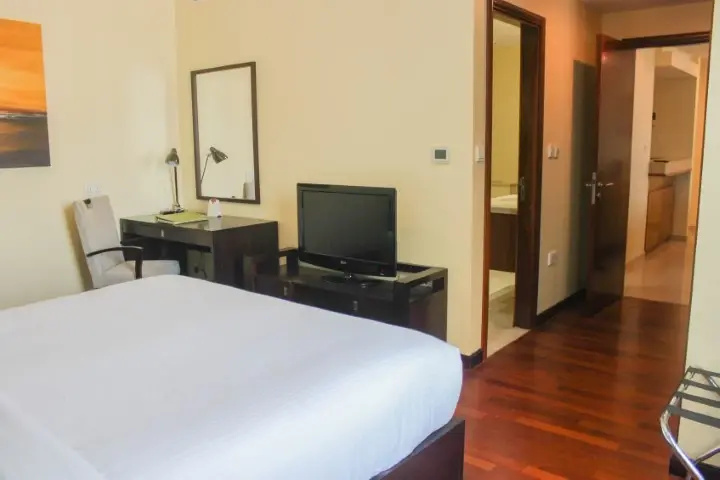 1 Bedroom Double Suite with balcony and with Fountain view (full double bed)