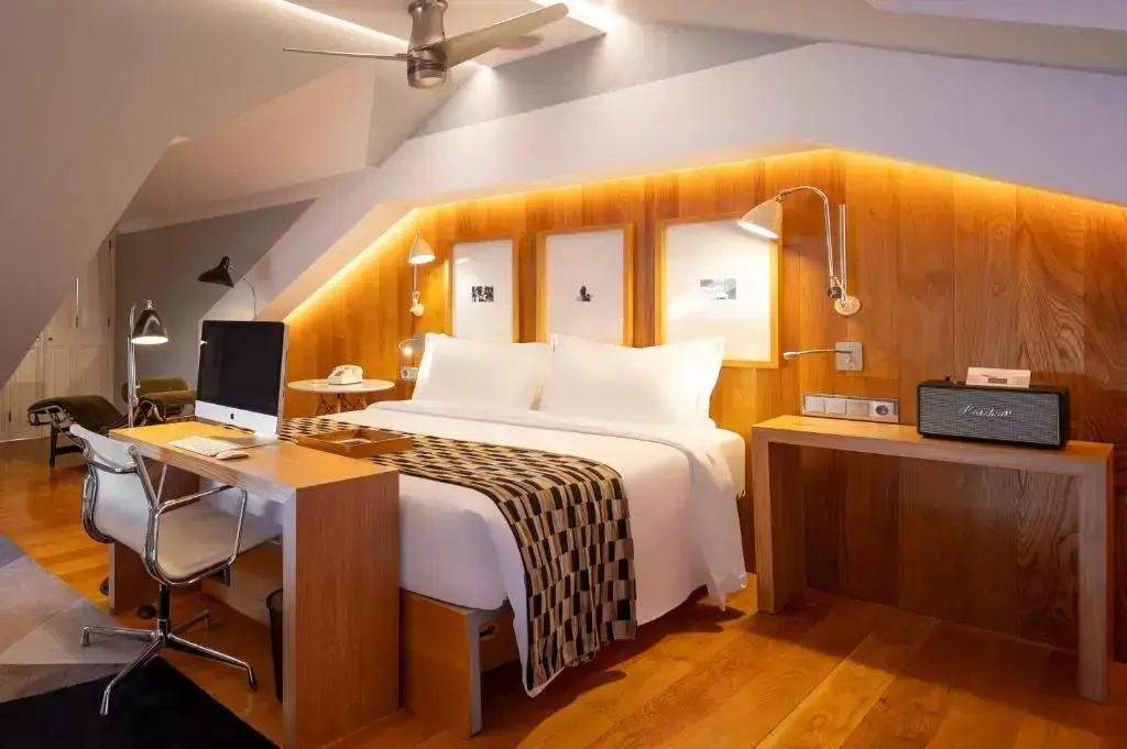 Double Suite with Castle View (full double bed)