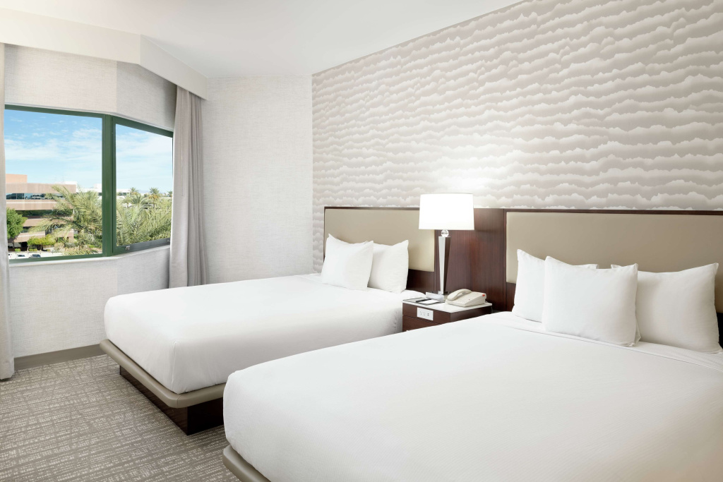 Business Double Suite (twin beds)