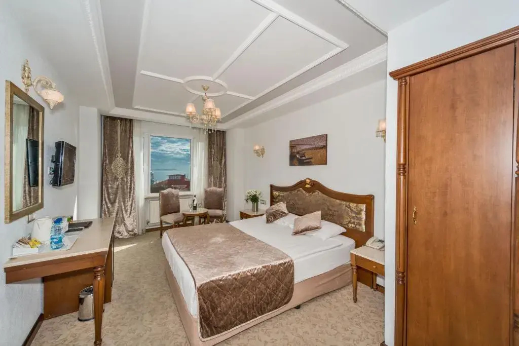 Deluxe Double room (full double bed)