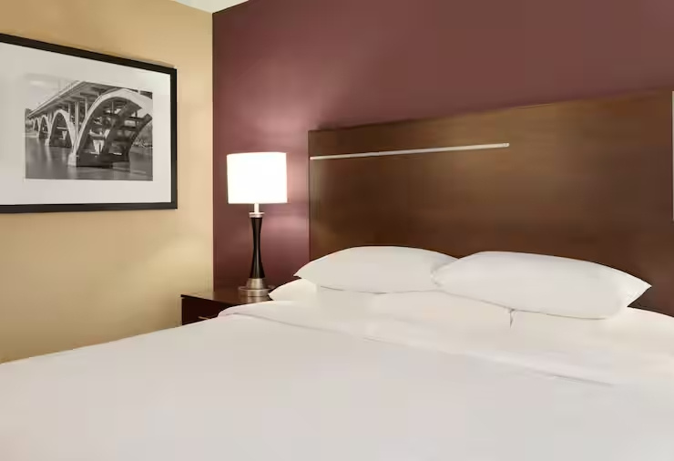 Embassy Suites Hotel Des Moines Downtown - Chambres