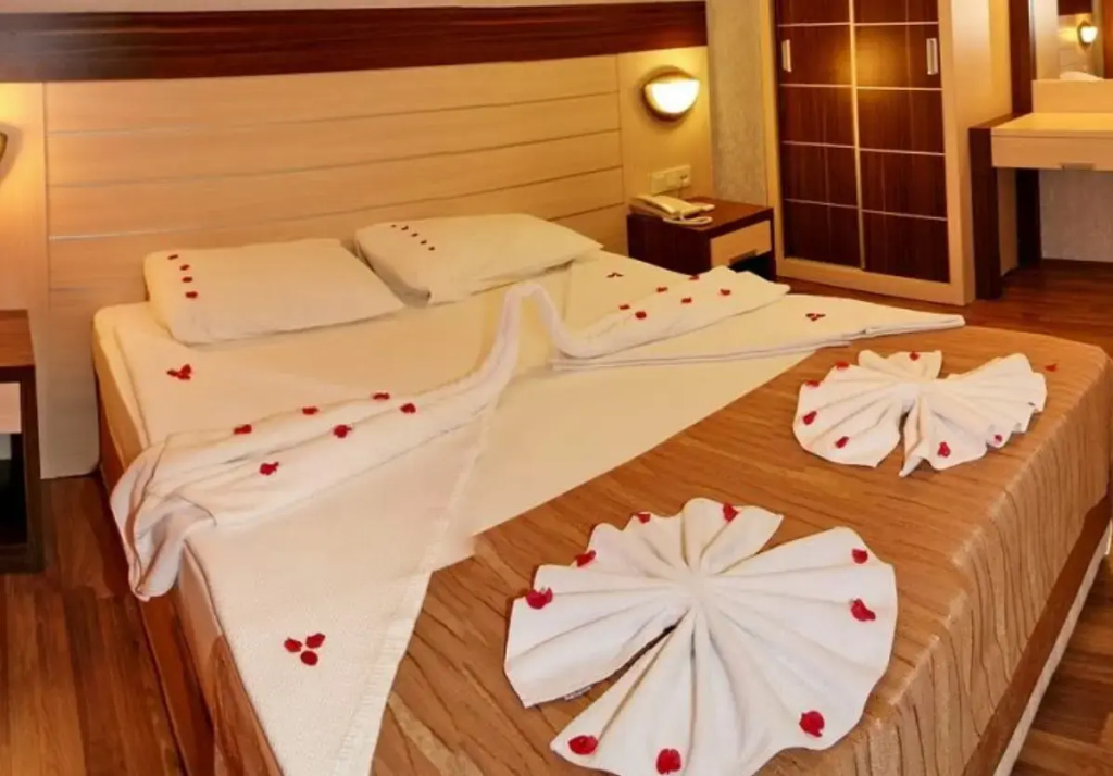 Classic Double room (full double bed)