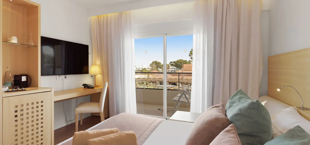 Selection Club Double room (full double bed)