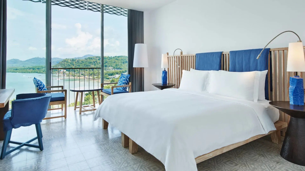 Bay Double room (full double bed)