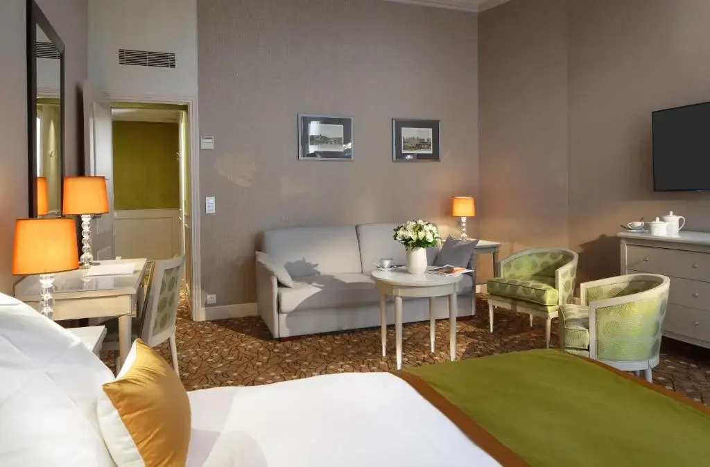 Chateau Frontenac Hotel  69