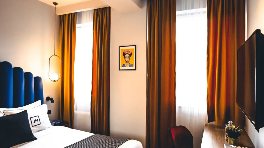 Queen Single room