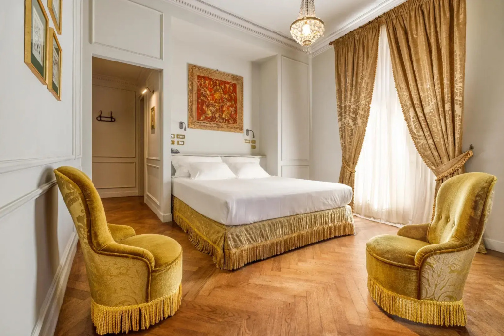 Deluxe Corner Double room (full double bed)