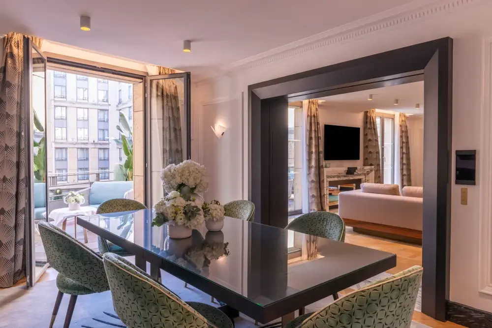 L'Hotel du Collectionneur 79