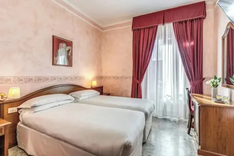 Standard Double room (twin beds)