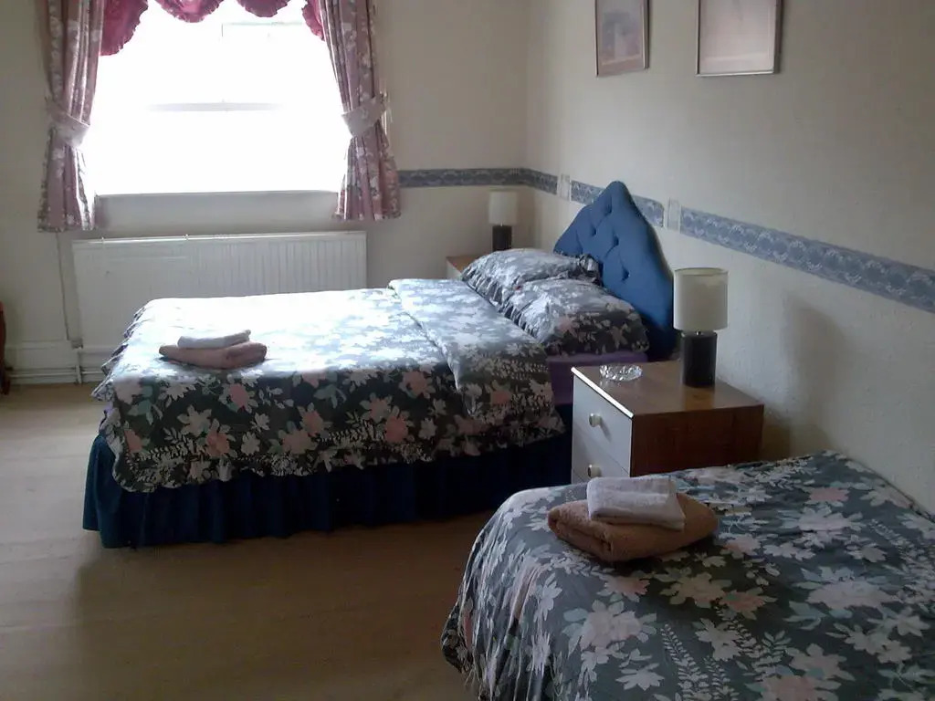 gallery_image_hidden_16