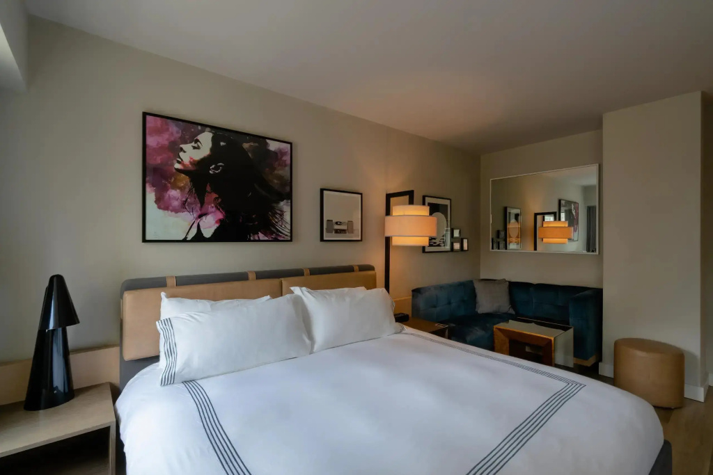 Double room (full double bed)