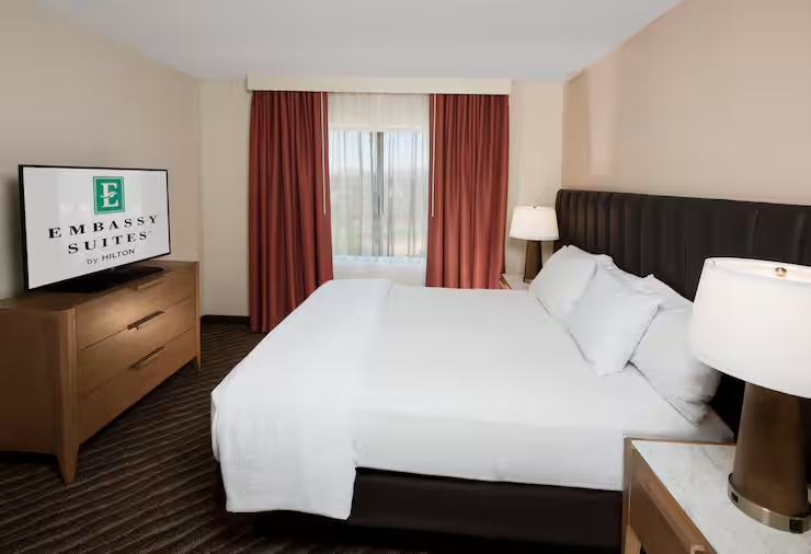 Embassy Suites by Hilton Phoenix Scottsdale - Chambres