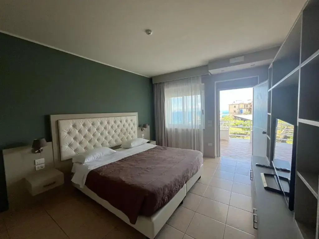 Superior Double room (full double bed)