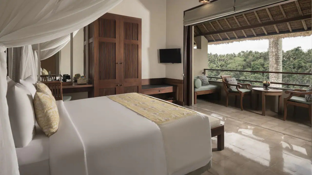 Hillside Superior Double room (full double bed)