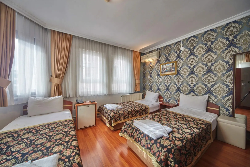 Triple room