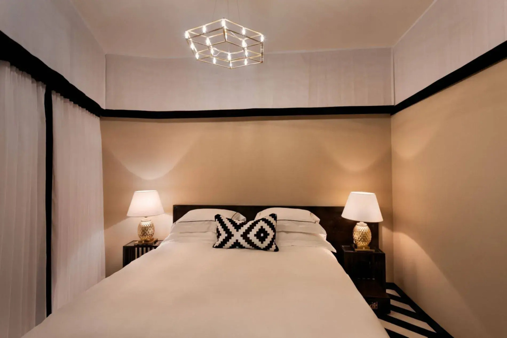 Standard Double Suite with balcony (full double bed)