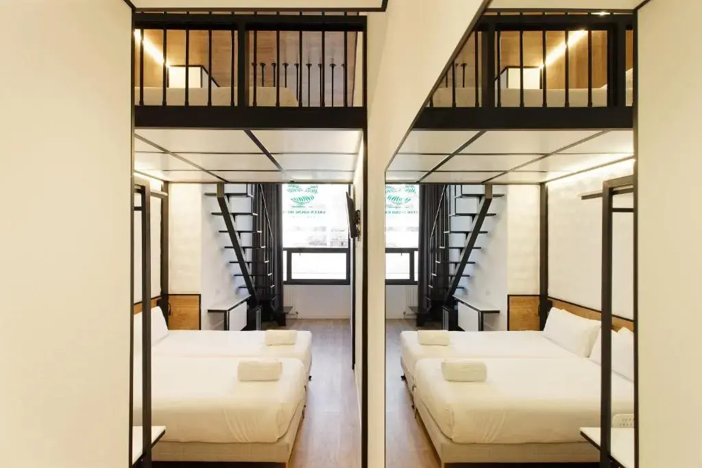 Quadruple Duplex room with view