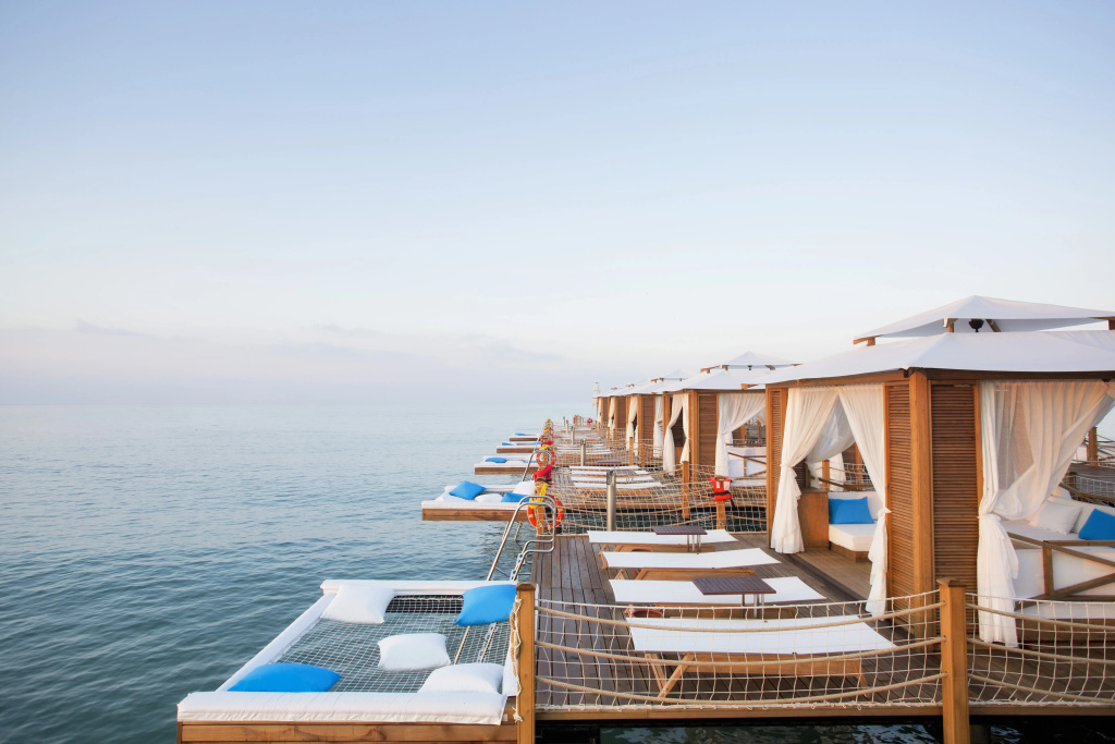Beach & Waterfront