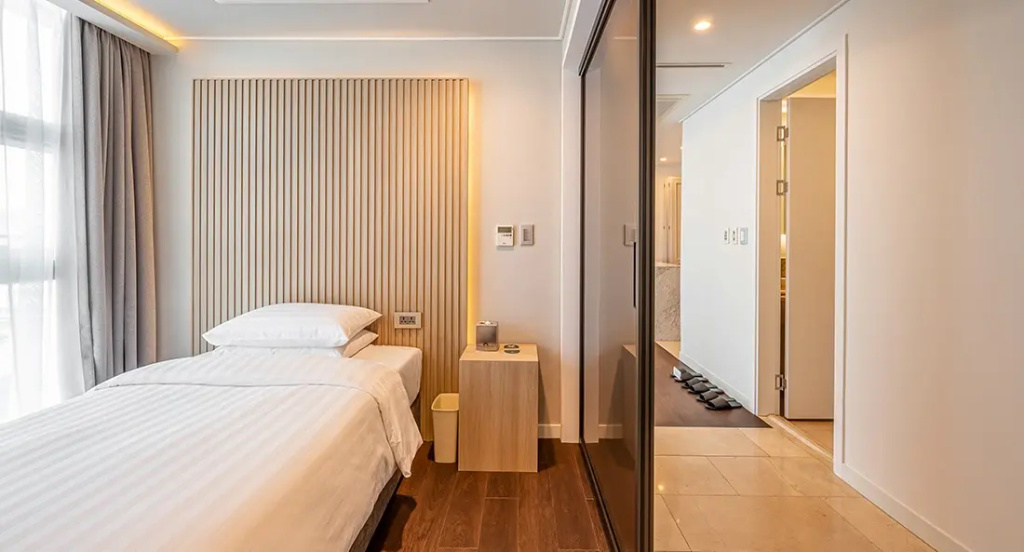 Skyblue Triple Suite