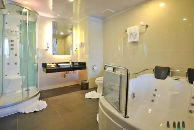 Executive Double Suite (full double bed)