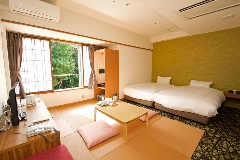 Japanese-Western Double room with forest view (twin beds)