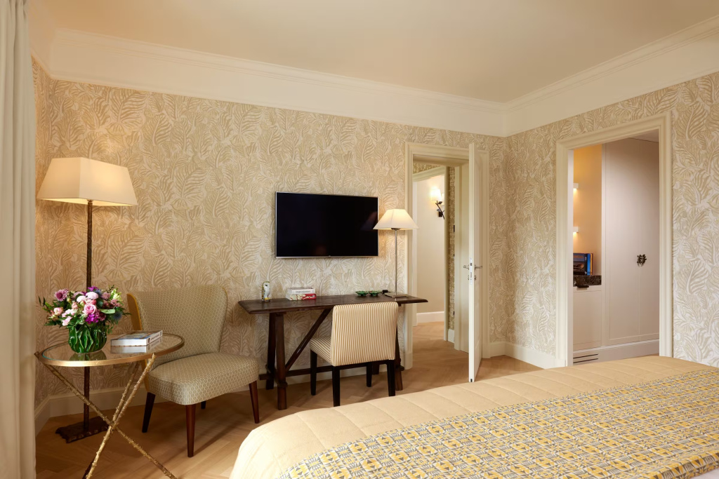 2 Bedrooms Family room