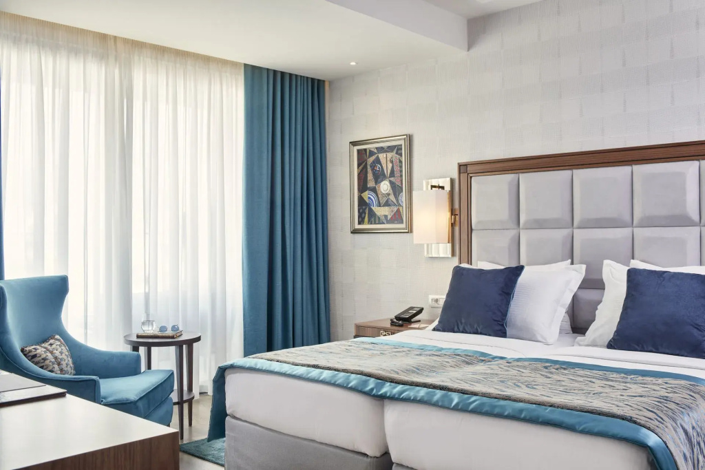 Double Suite (full double bed)