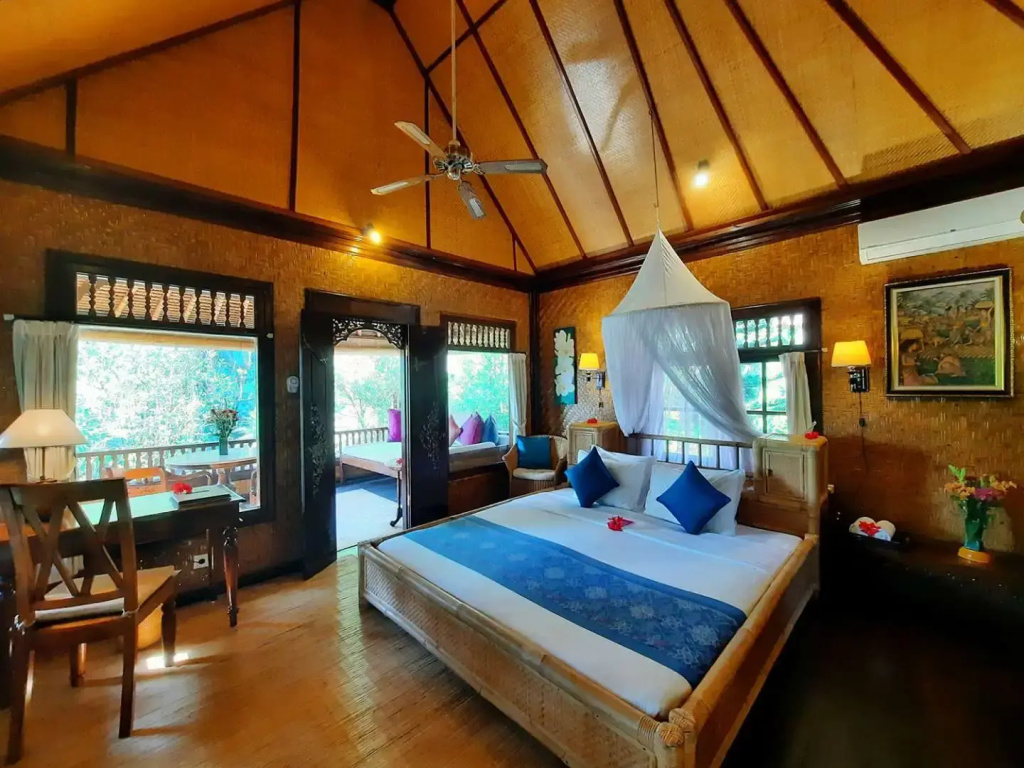 Superior Garden Double room (full double bed)