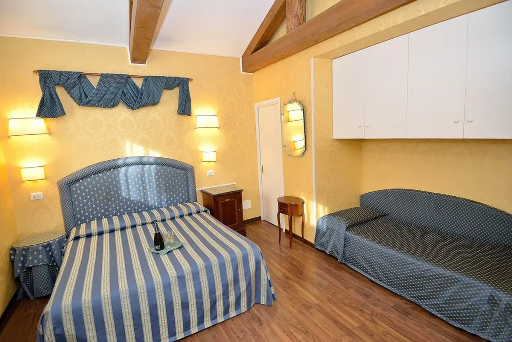 Superior Double room (full double bed)