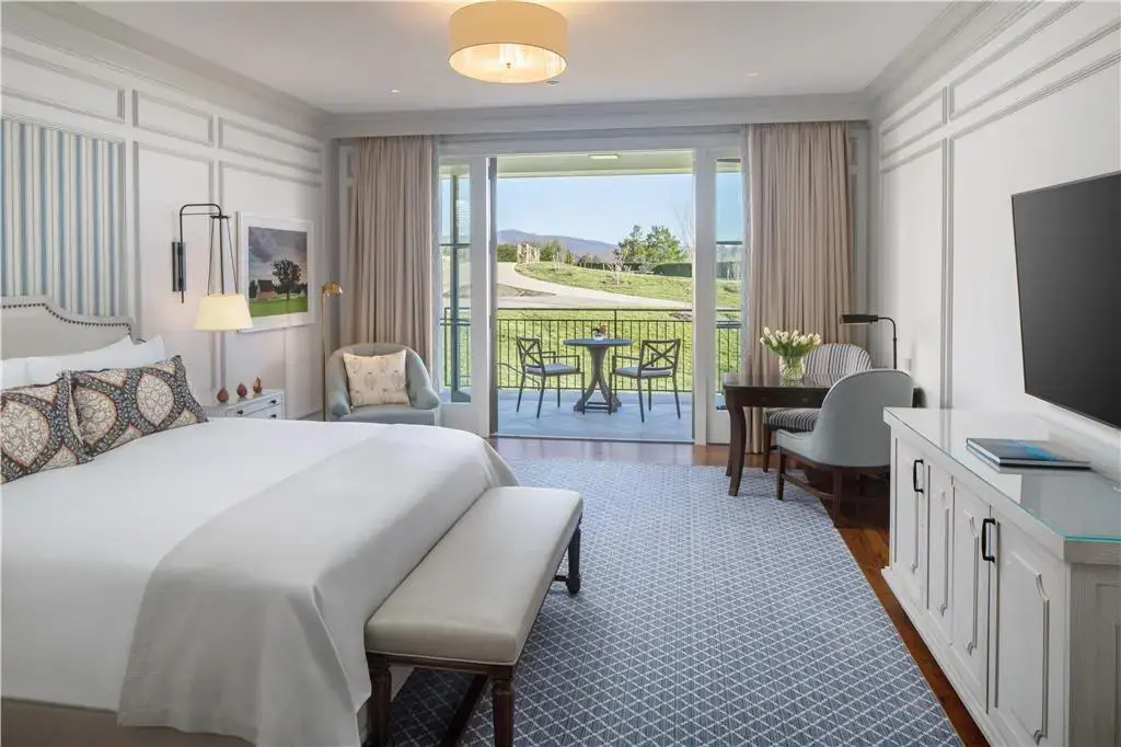 Deluxe Double room with balcony (full double bed)