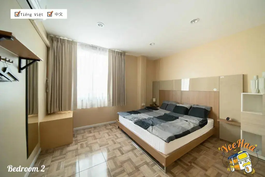 5 Bedrooms room
