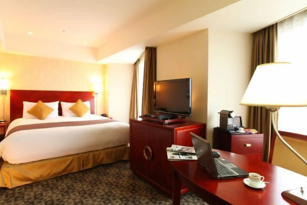Business Class Smoking Double room (full double bed)