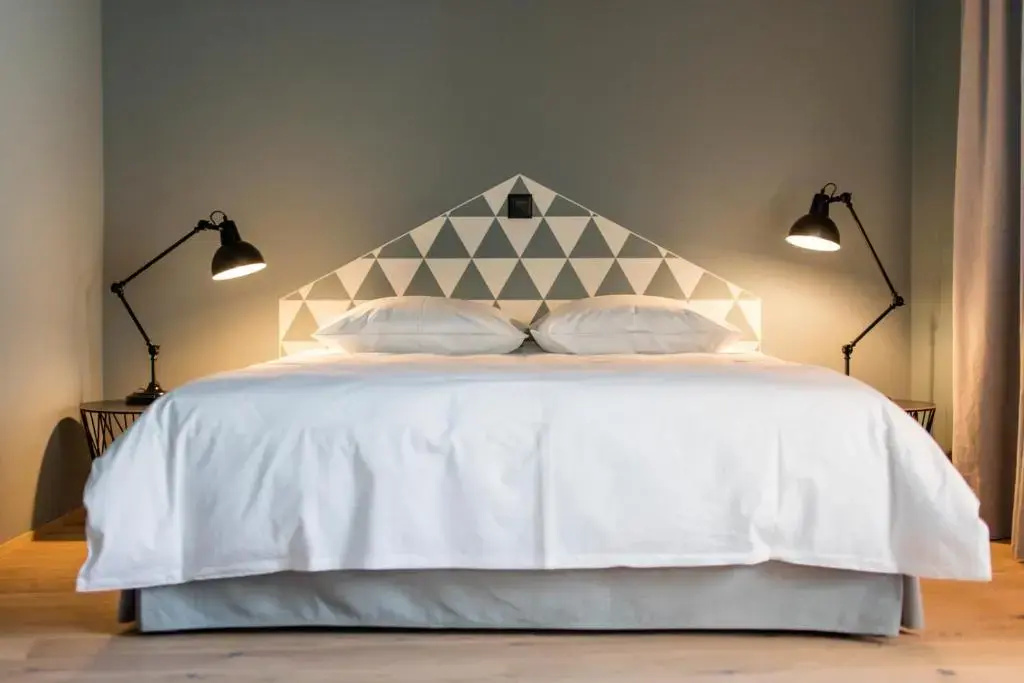 Deluxe Double room (full double bed)