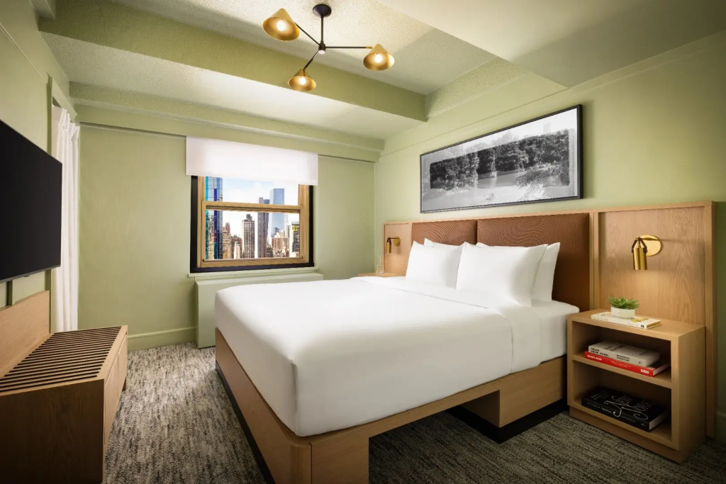 Premium Double room with city view (full double bed)