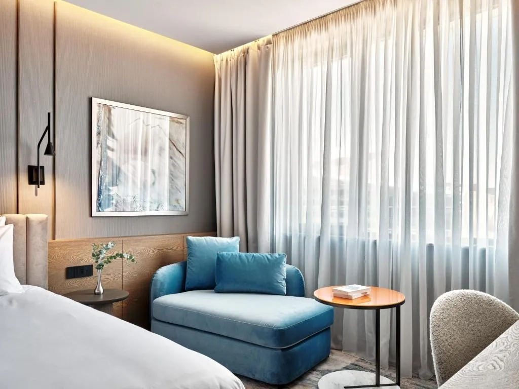 Номер Premium с видом на озеро в Crowne Plaza Sofia by IHG