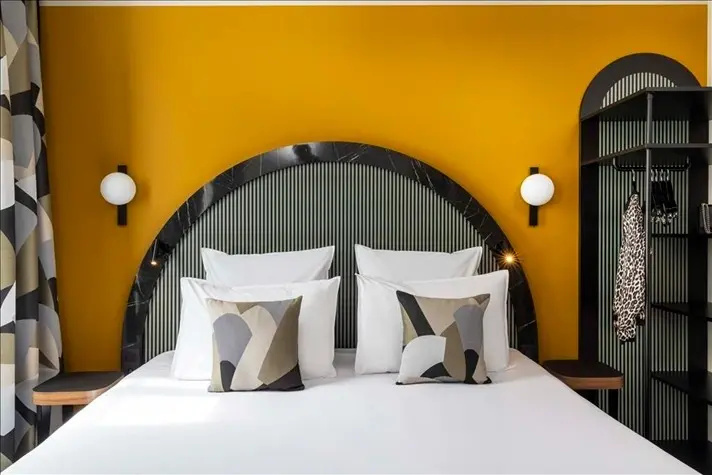 Double room (full double bed)