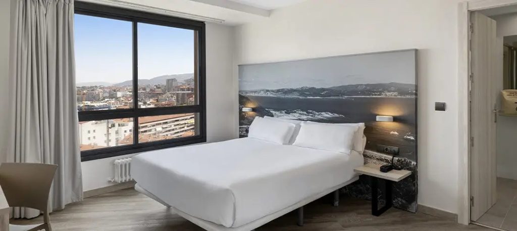 Plus Double room (full double bed)