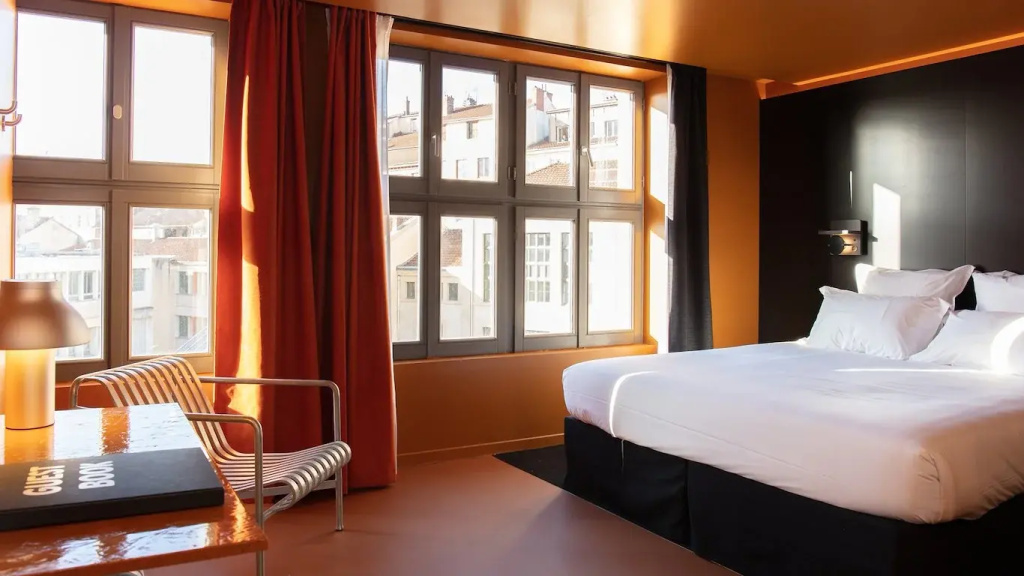 Premium Double room (full double bed)