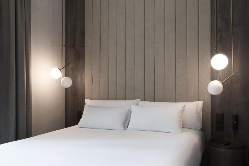 Double room (full double bed) (bed type is subject to availability)