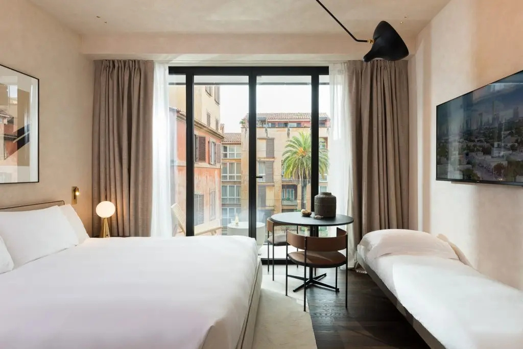Family Apartment with balcony