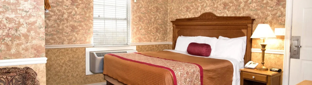Victorian Double Suite (full double bed)