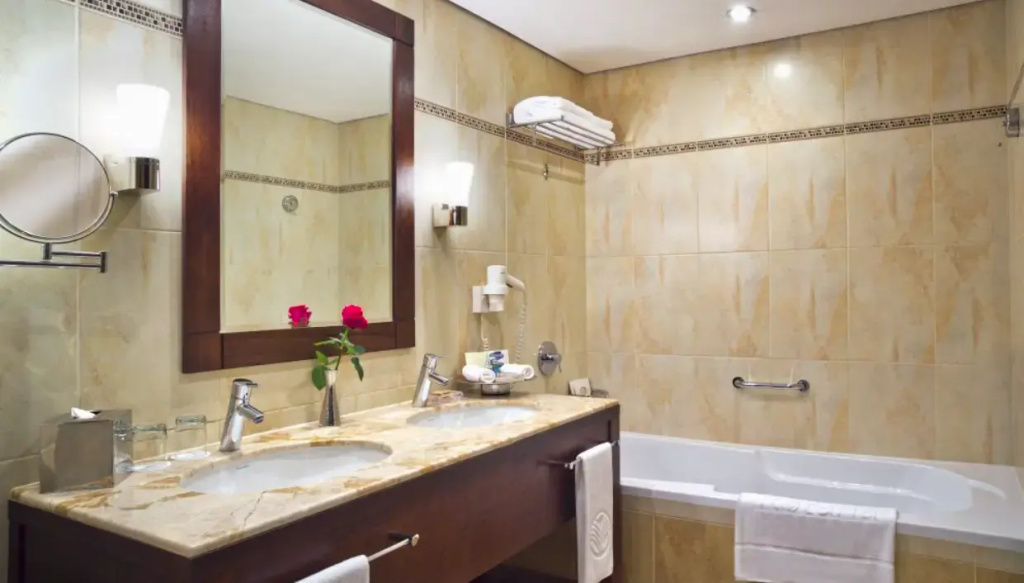Khalidiya Palace Rayhaan by Rotana Hotel - Chambres