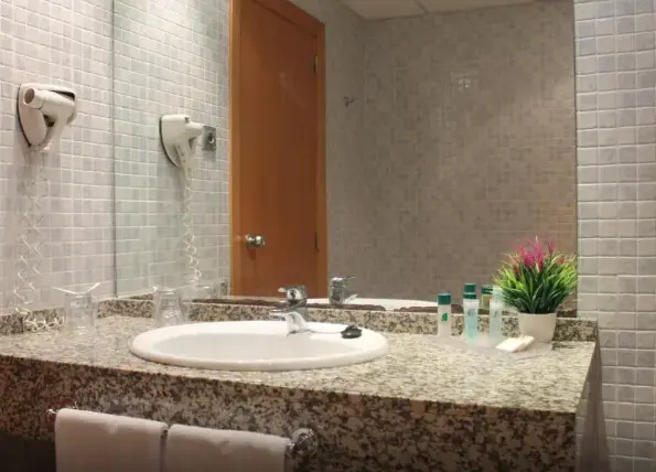 Advise Hotels Reina - Chambres