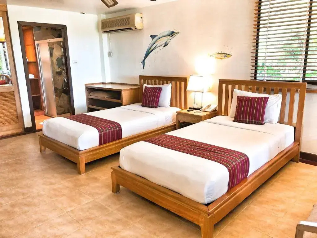 Двухместный номер Deluxe 2 отдельные кровати в Birds and Bees Resort