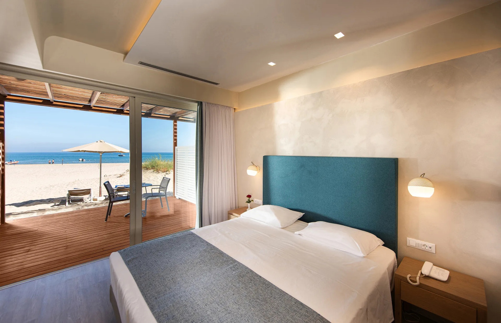 Double Suite beachfront (full double bed)